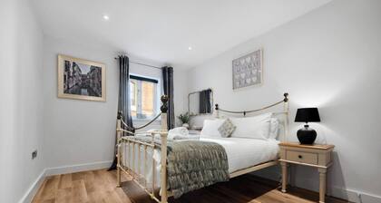 WhiskAwayHomes - Fairfax House - Apartment 2