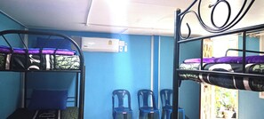 Desk, free WiFi - Krasom Homestay (Takua Thung)