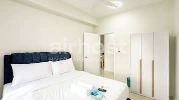 Iron/ironing board, free WiFi, bed sheets