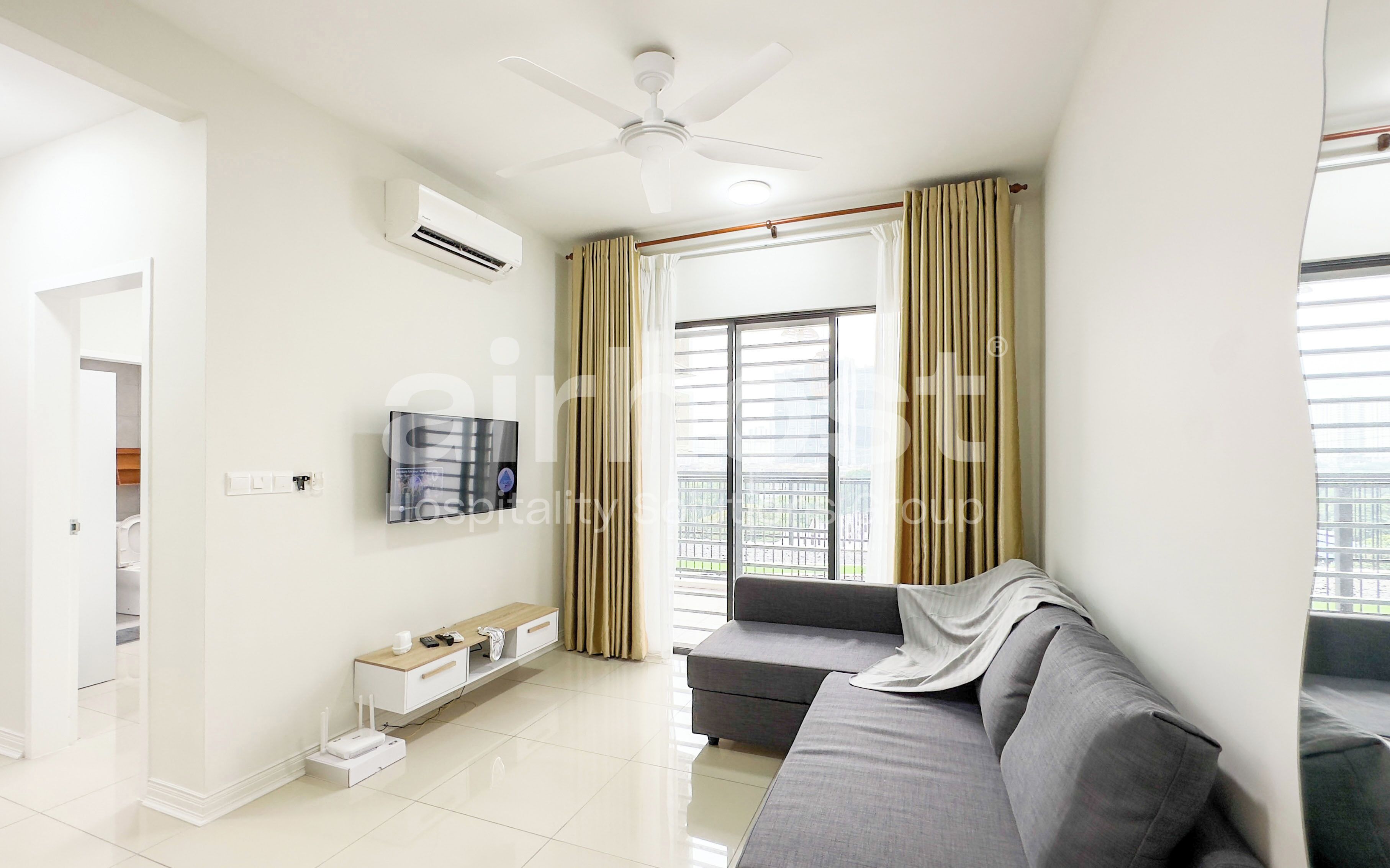 Apartment, 2 Bedrooms, Non Smoking, City View | Living area