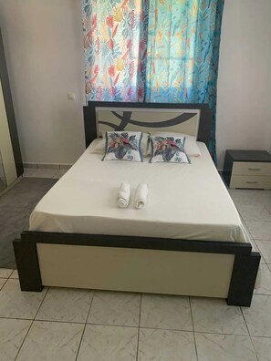 Een strijkplank/strijkijzer, internet