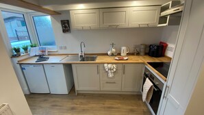 Private kitchen - Seaton's Hidden Gem Charming Holiday Cottage! (Seaton)