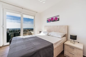Iron/ironing board, WiFi, bed sheets - Villa Dario (Novalja)