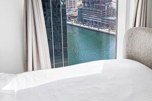 Free WiFi - Luxury Suite Canal Views Infinity Pool (Dubai)