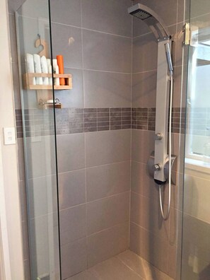 Apartment, 1 Schlafzimmer, barrierefrei | Badezimmer