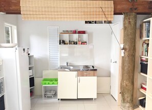 Interior - Relax in Titirangi Cozy Studio Apartment (Auckland)