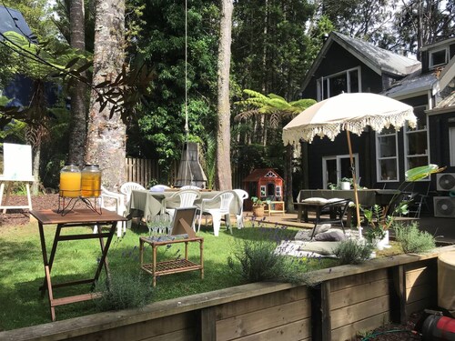 Relax in Titirangi Cozy Studio Apartment