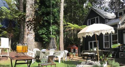 Relax in Titirangi Cozy Studio Apartment