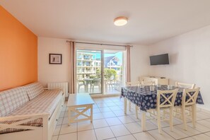 Interior - Ocean View Apartment, Retreat (Plougonvelin)