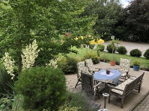 تناول الطعام بالخارج