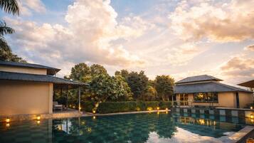Seasonal outdoor pool
