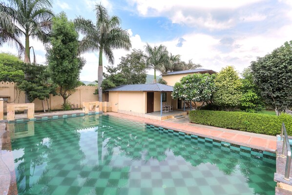 Alberca al aire libre por temporada 