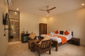 مكتب وواي فاي مجانًا وملاءات أسرّة