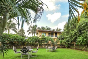 Vista frontal de la propiedad