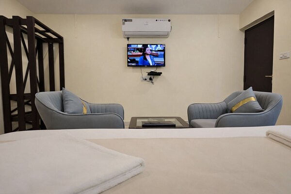 Rambagh Retreat-stay With  Swimming Pool - Udaipur