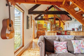 Living area - Serene Bantry Bay Cabin Retreat (Bantry)