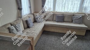 TV - Family Caravan Rental 2 bed caravan (Hastings)