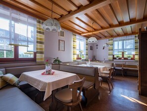 تناول الطعام