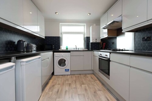 Luxury Living, Central Spot