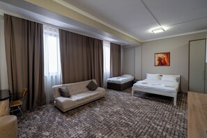 Luxury Suite | Premium bedding, down comforters, in-room safe, iron/ironing board - Sapar Deluxe Plaza (Almaty)