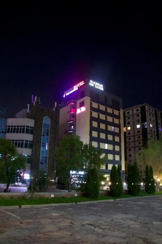 Sapar Deluxe Plaza