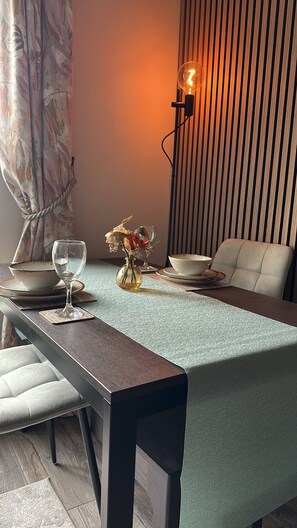 Dining - Cozy Flat in Dublin’s City Heart — Feel Like Home! (Dublin 8)