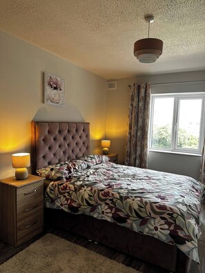 Strykejern/-brett, internettilgang, sengetøy og rullestolvennlig