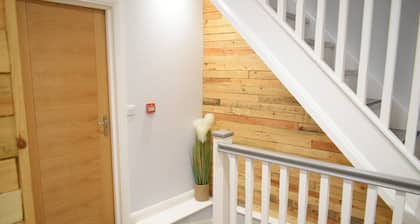 Charming 5 Bedroom Home in High Wycombe Perfect for Families
