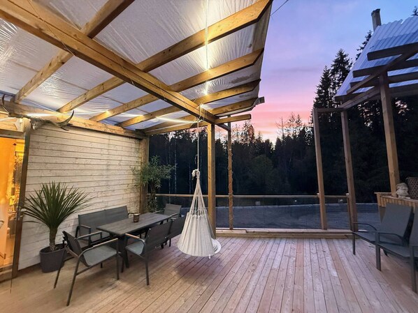 Outdoor dining - Cozy 6 Bedroom Holiday House in Oslo's Countryside (Oslo)