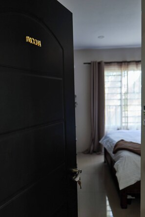 Iron/ironing board, internet, bed sheets - Blanket & Brew Accommodation (Bacolet)