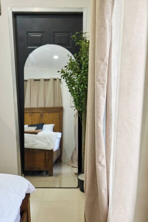 Bügeleisen/Bügelbrett, Internetzugang, Bettwäsche