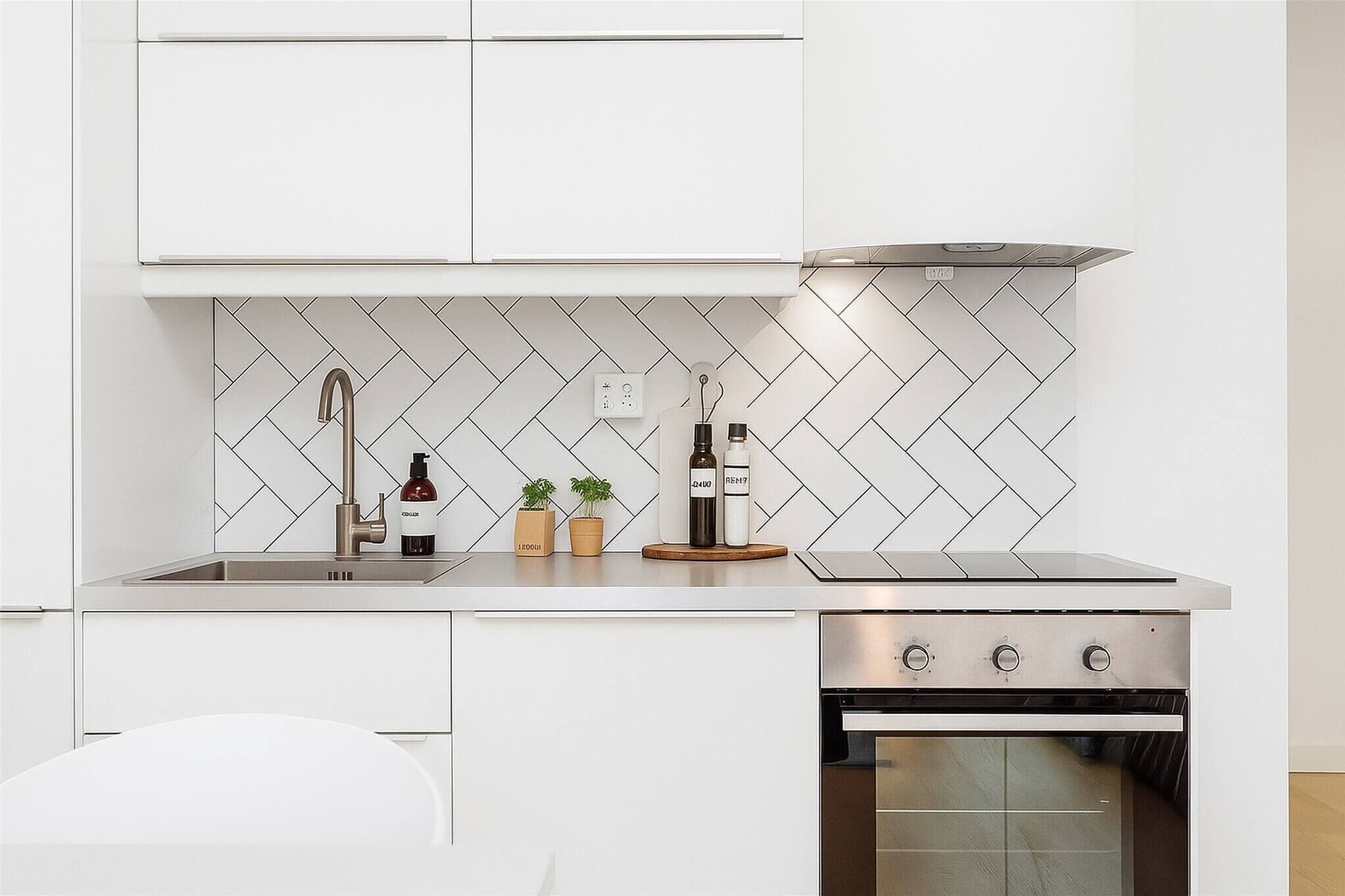 Kjøleskap, ovn og oppvaskmaskin