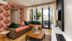 Living area - Stylish Apartment in Cape Winelands District (Cape Winelands District Municipality)