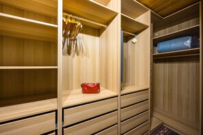 Departamento (2 Bedrooms) | 2 habitaciones, espacio para trabajar con laptop y ropa de cama