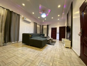 TV - ftrealtyproperties Lord's Hill 11 (Accra)