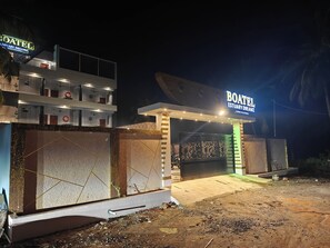 Front of property - Estuary Dreamz BOATEL (Puducherry)