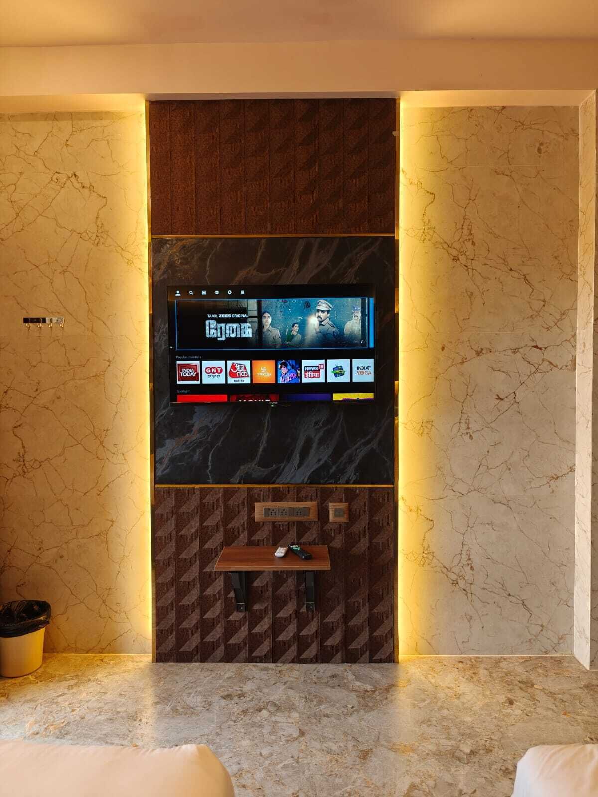 Bureau, espace de travail pour ordinateur portable, rideaux occultants