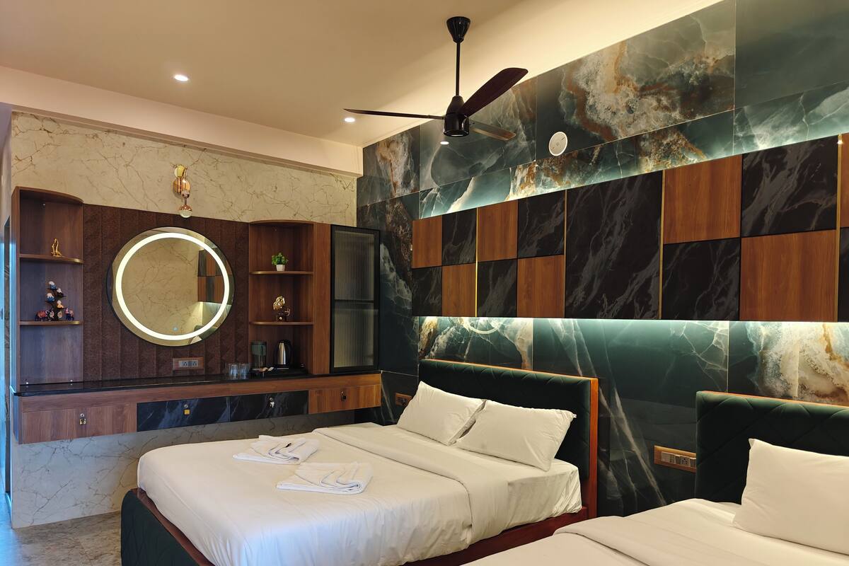 Superior Single Room, Multiple Beds, Sea View | Desk, laptop workspace, blackout drapes, soundproofing