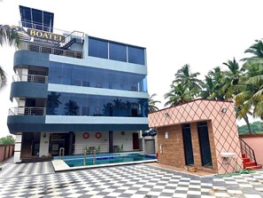 Fachada de la propiedad