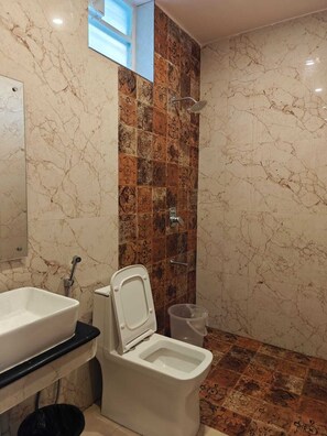 Superior Single Room, Multiple Beds, Sea View | Bathroom | Shower, free toiletries, towels, soap - Estuary Dreamz BOATEL (Puducherry)