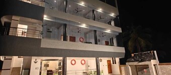 Estuary Dreamz BOATEL