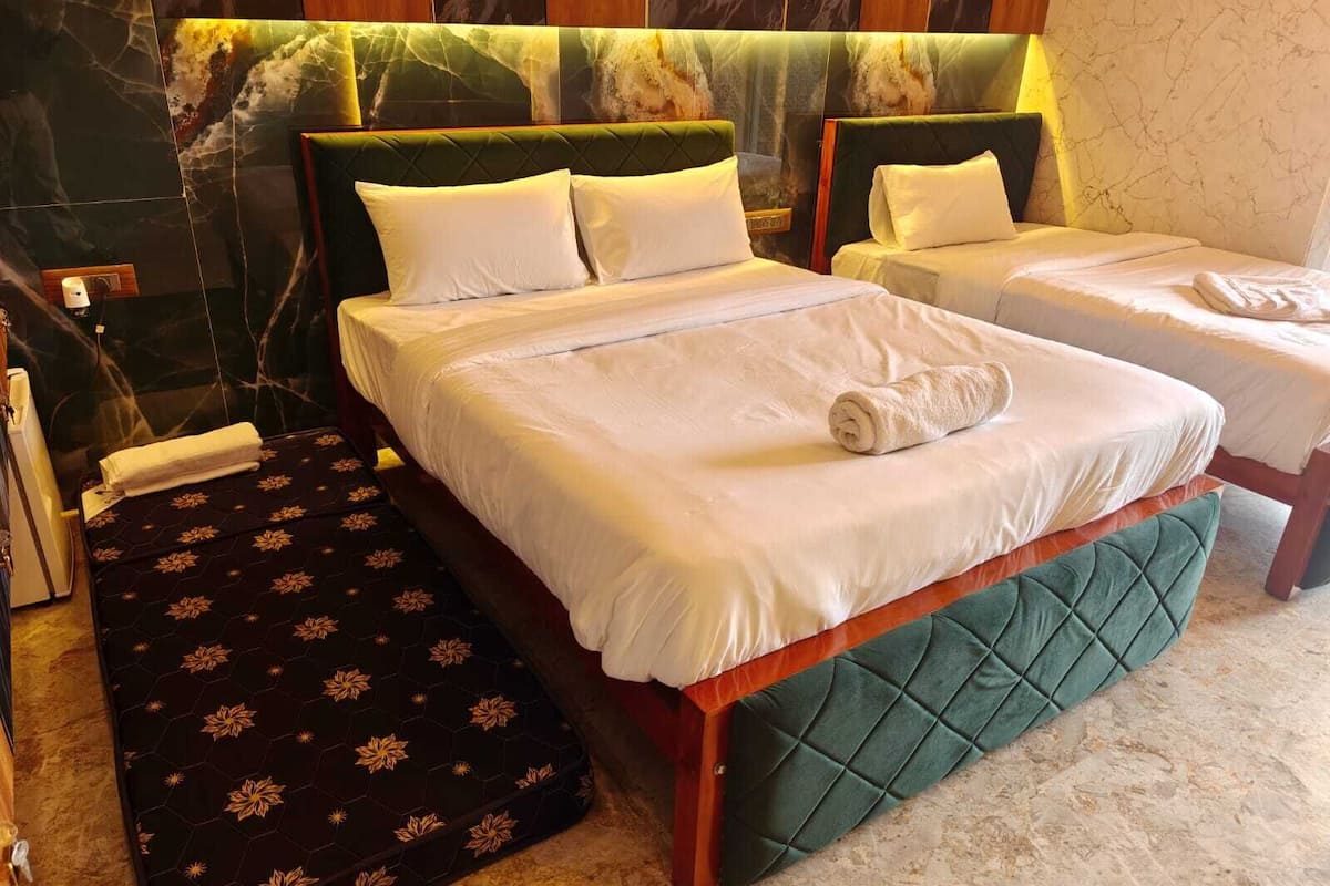 Superior Single Room, Multiple Beds, Sea View | Desk, laptop workspace, blackout drapes, soundproofing