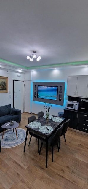 Living area - Luxury apartment in Sepolia (Athina)