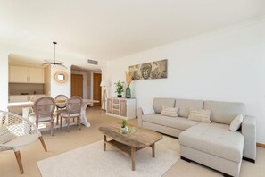 TV - Snazzy Varandas do Castelo One Bedroom Apartment sleeps 2 persons (Albufeira)