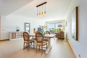 Dining - Snazzy Varandas do Castelo One Bedroom Apartment with Sea View sleeps 2 (Albufeira)
