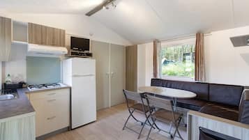 Réfrigérateur, micro-ondes, plaque de cuisson, cafetiÚre/bouilloire