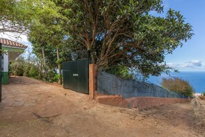 Property grounds - Charming Farmhouse Retreat in Santa Ursula, Tenerife (santa ursula)