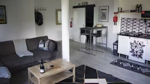 TV - House Villa Butterfly (Santana)
