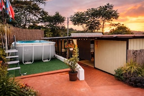 Tina de hidromasaje al aire libre