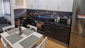 Luokittelematon kuva, 5 kautta 15, painike
